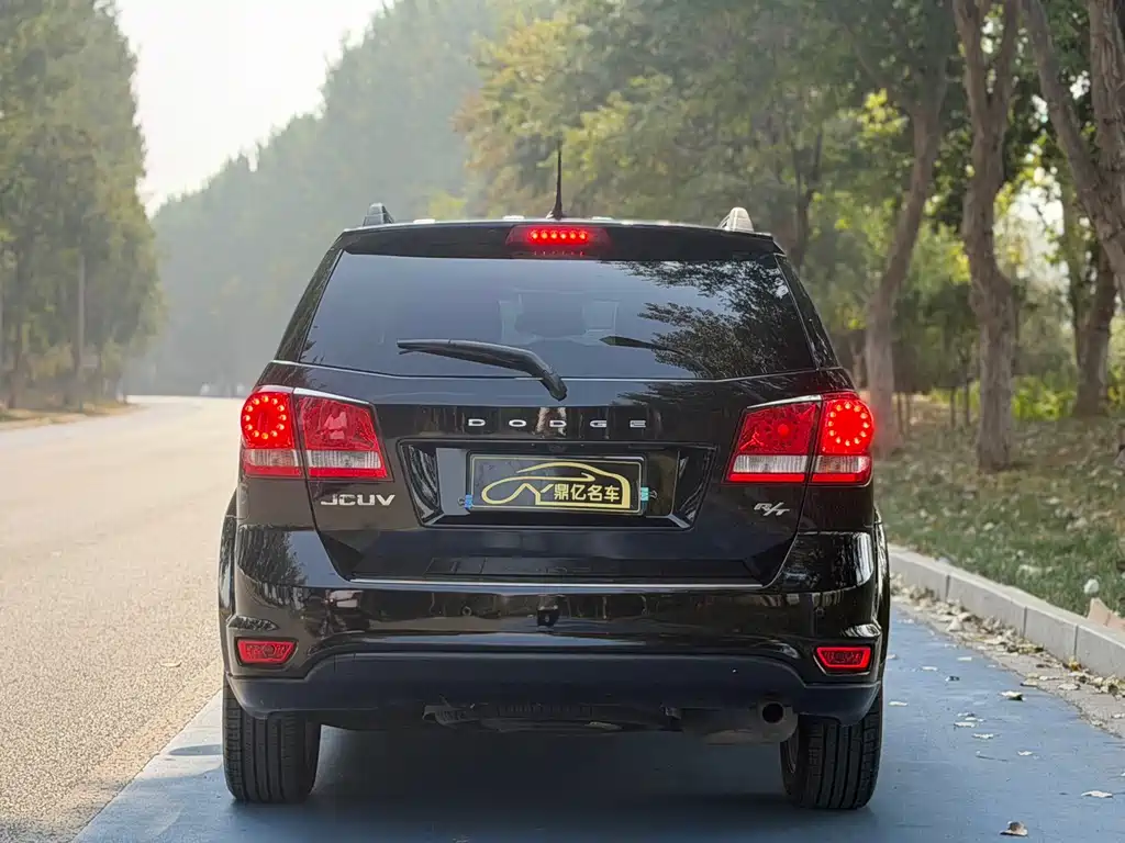 Dodge Journey — миниатюра 6