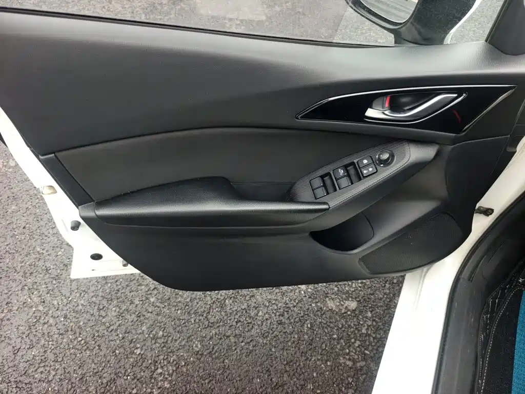 Mazda 3 Axela — миниатюра 13