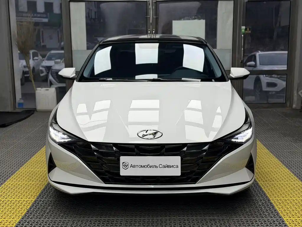 HYUNDAI ELANTRA