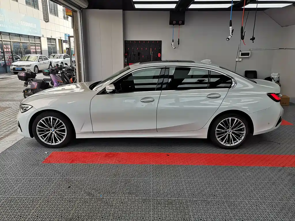 BMW 3 Series 3 2020 325Li