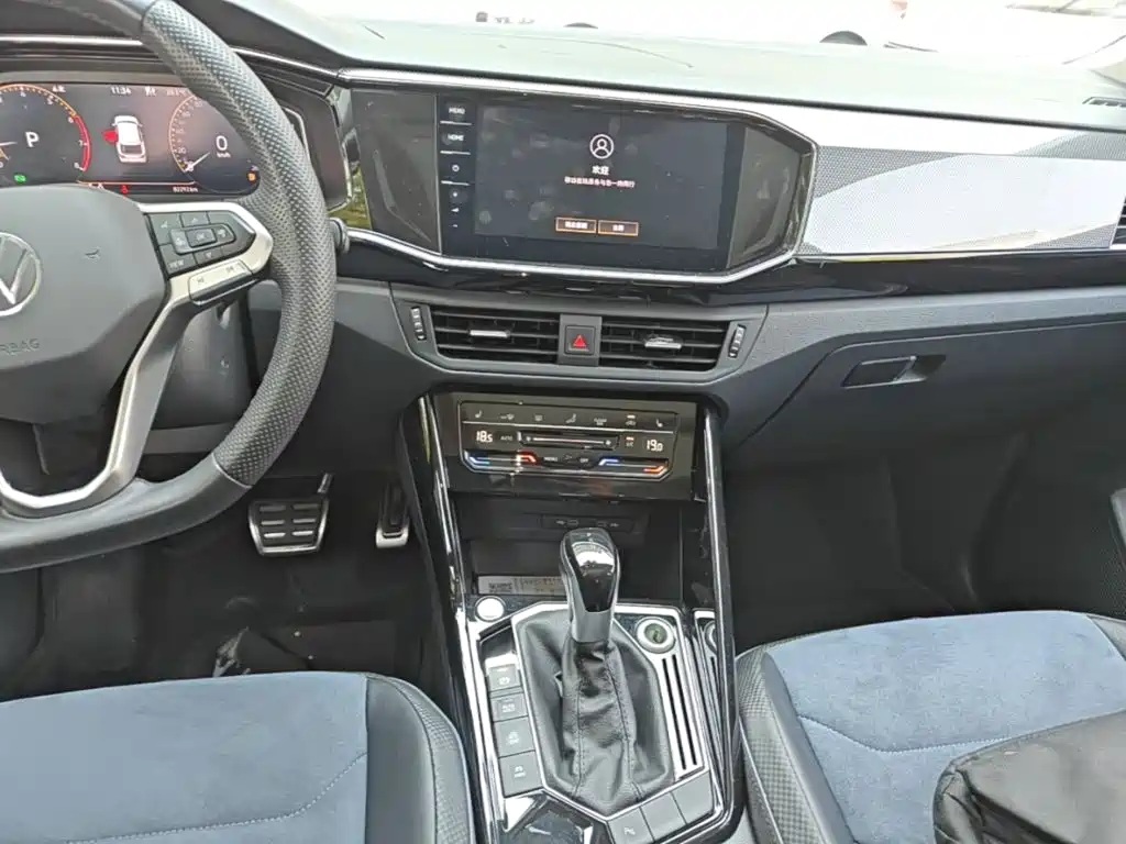 Volkswagen X — миниатюра 10