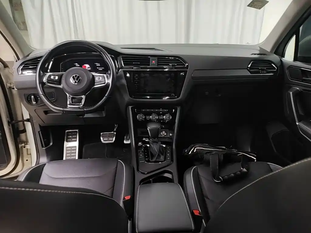 Volkswagen Tiguan L — миниатюра 10