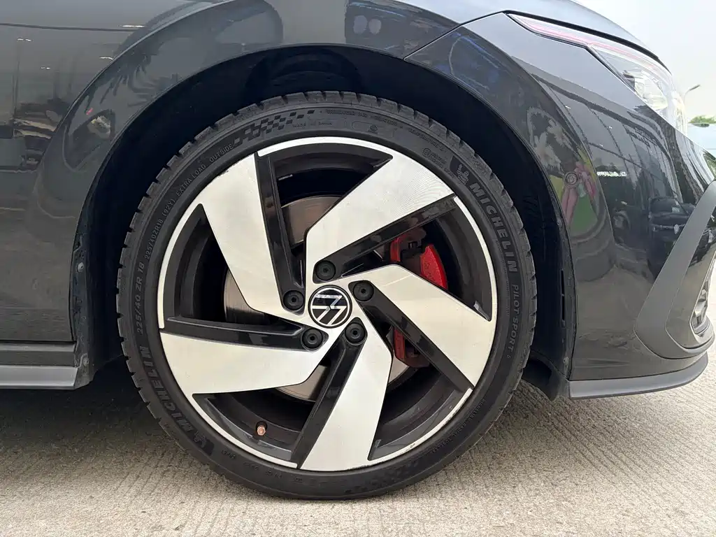 Volkswagen Golf GTI — миниатюра 5