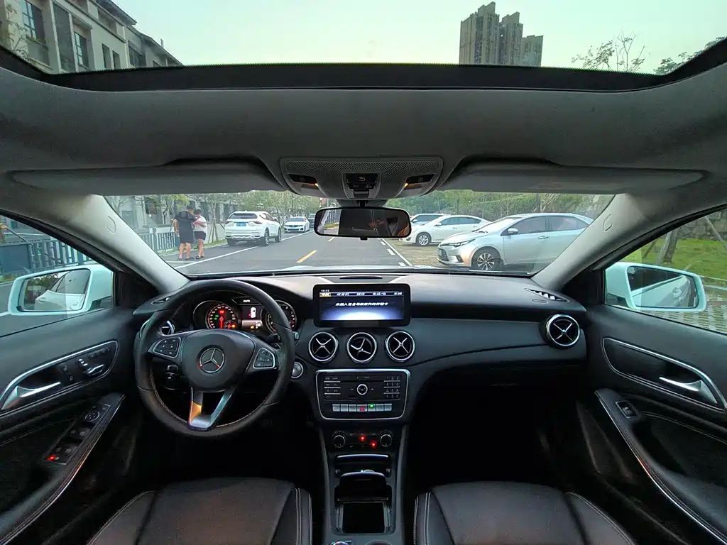 Mercedes-Benz GLA — миниатюра 10