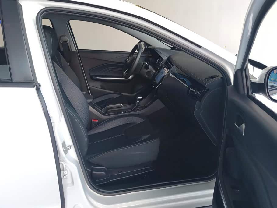 CHERY Tiggo 3x 1.5 л 2025 г. Белый, пробег 10800 км