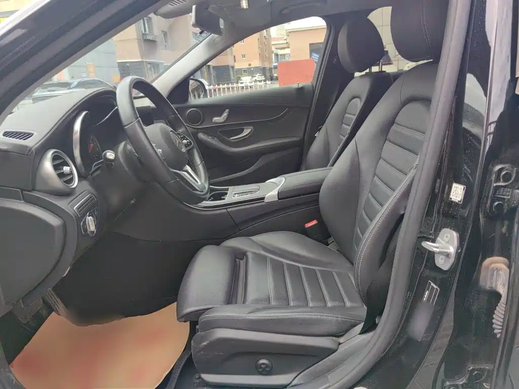 Mercedes-Benz C-Class — миниатюра 11
