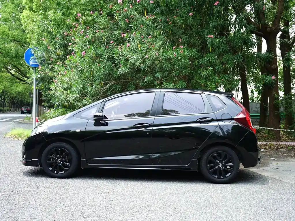 Honda Fit — миниатюра 6