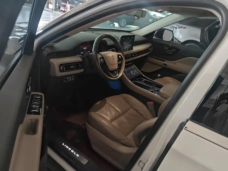 Lincoln Aviator (Import) — миниатюра 9
