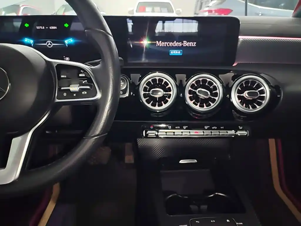 Mercedes-Benz A-Class — миниатюра 10