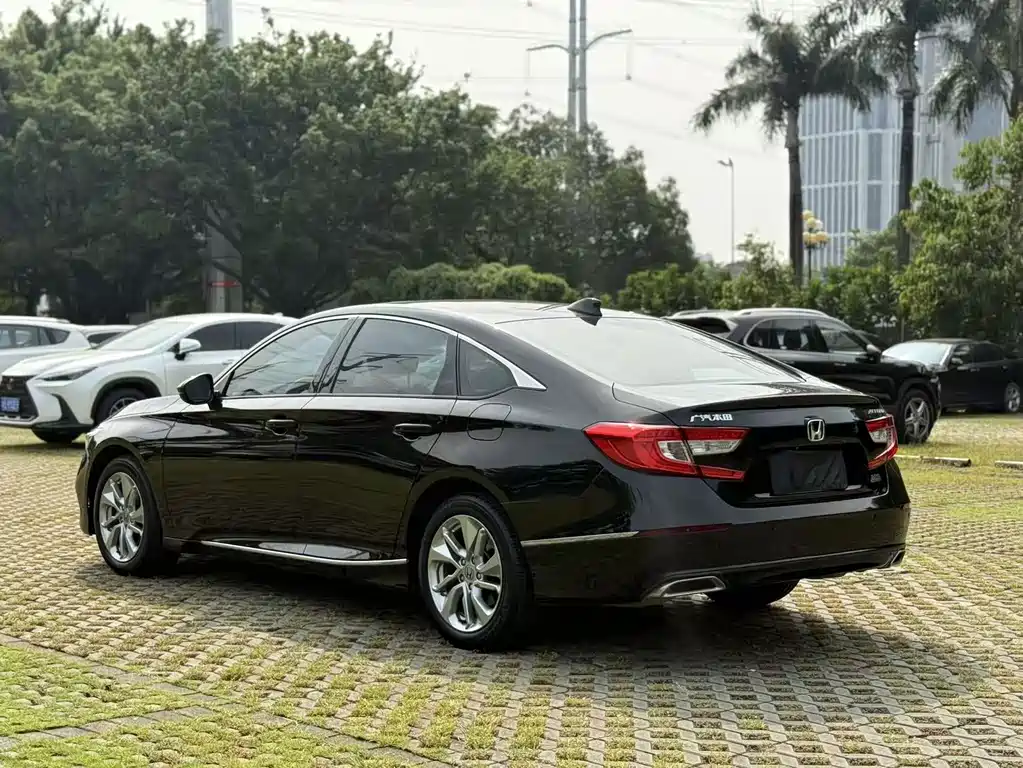 Honda Accord — миниатюра 10