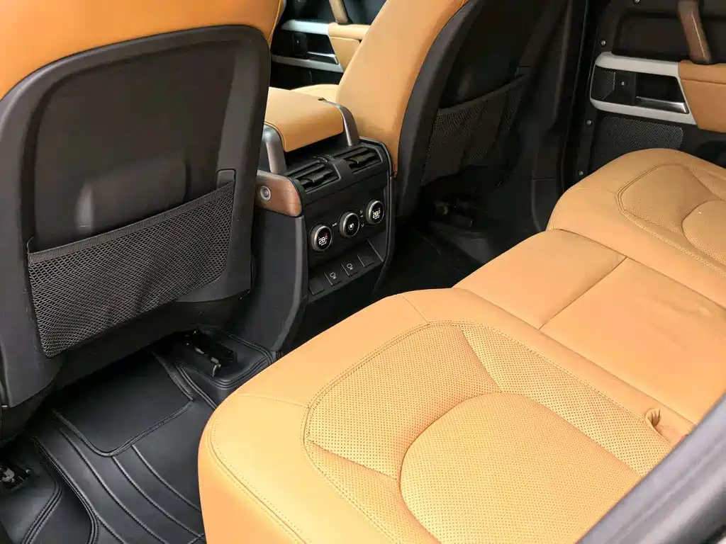 Land Rover Defender — миниатюра 9