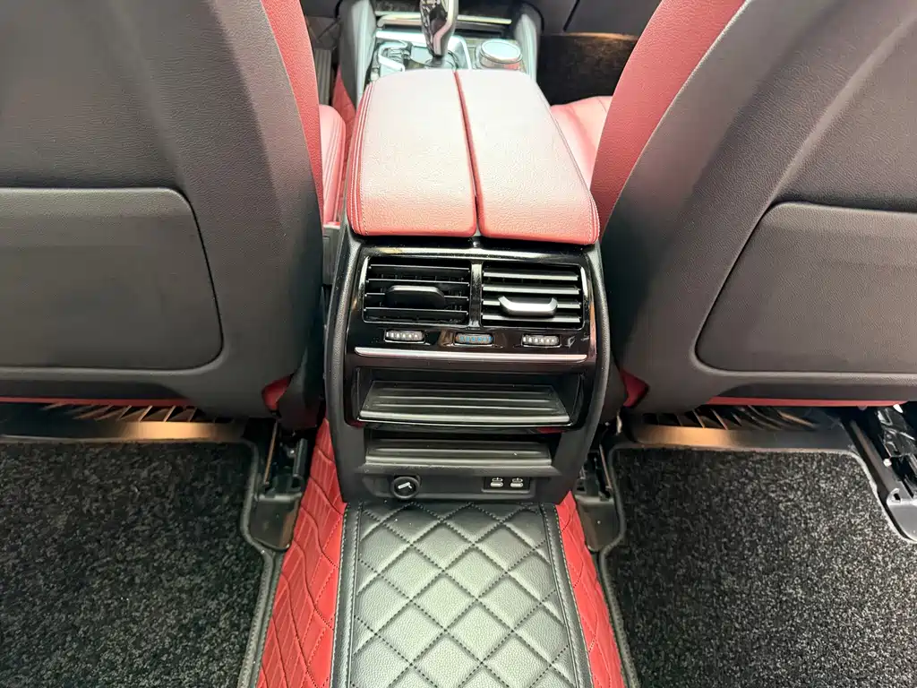 BMW 5 Series — миниатюра 17