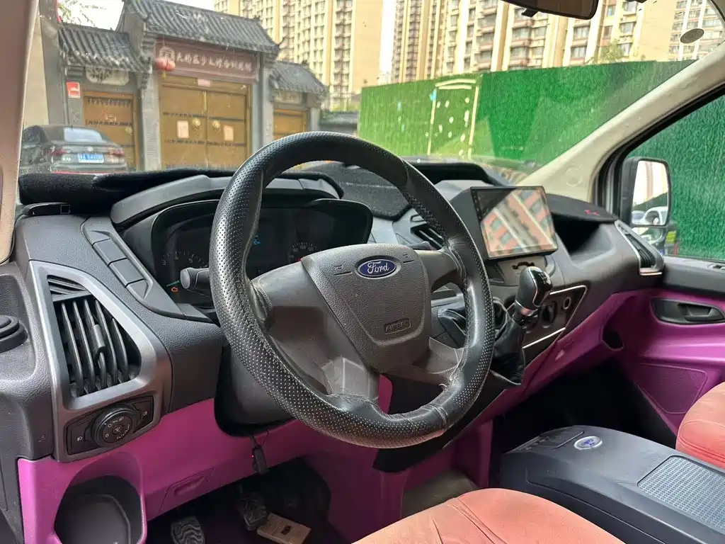 Ford Transit — миниатюра 4