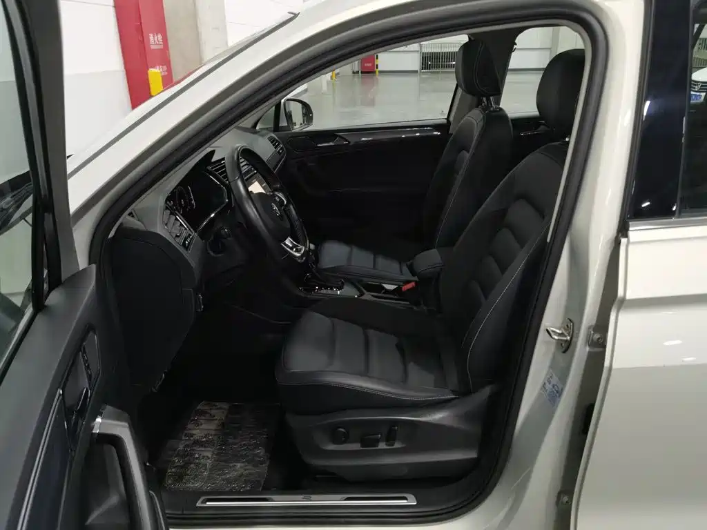 Volkswagen Tiguan L — миниатюра 10