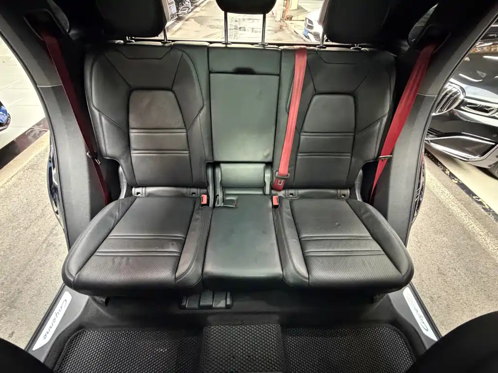 Porsche Cayenne — миниатюра 28