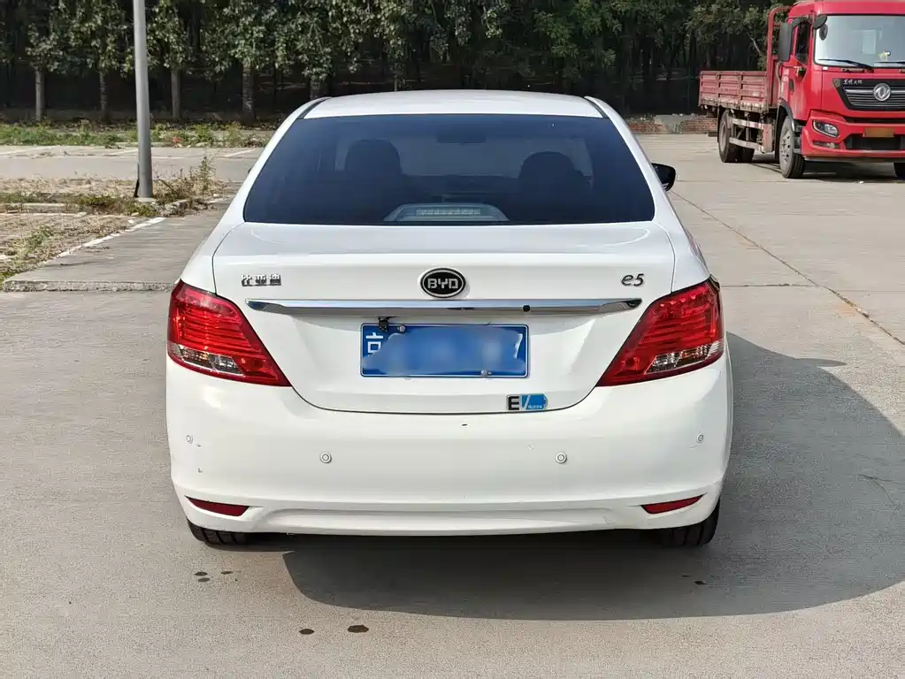 BYD e5 — миниатюра 8