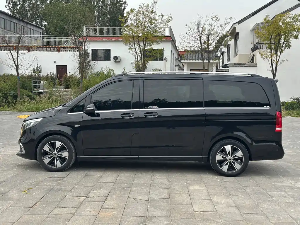 MERCEDES-BENZ V CLASS