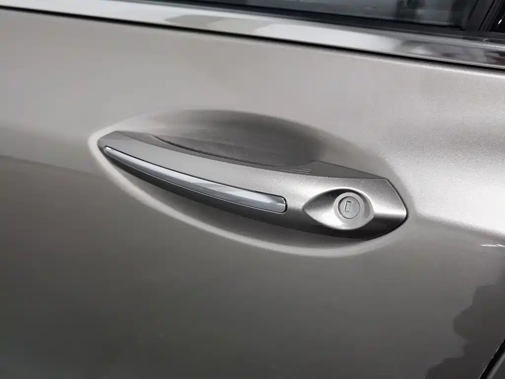 Lincoln MKZ — миниатюра 18