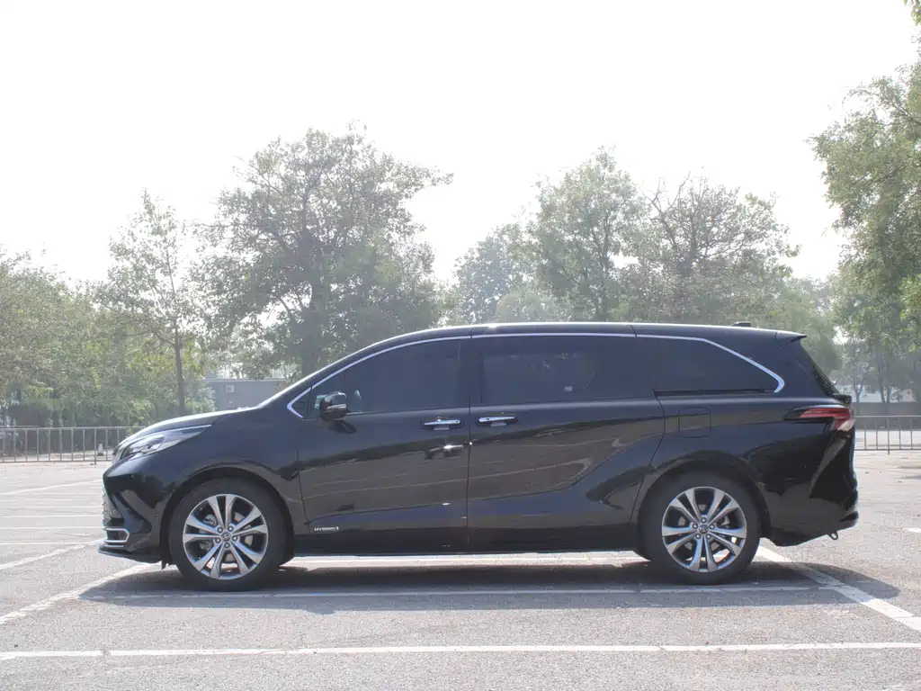 TOYOTA SIENNA