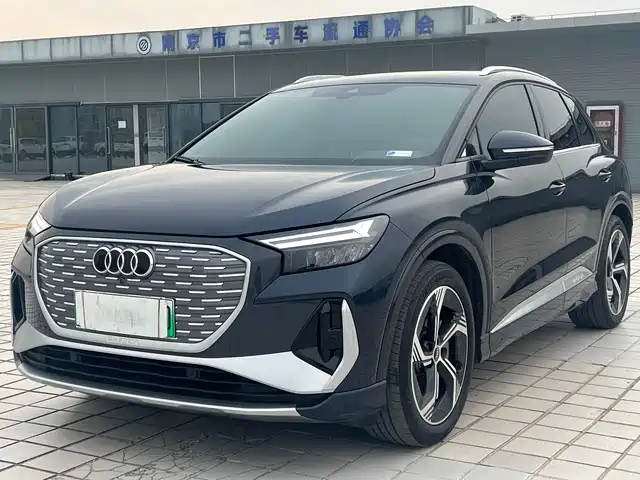 AUDI Q4 E TRON 2023
