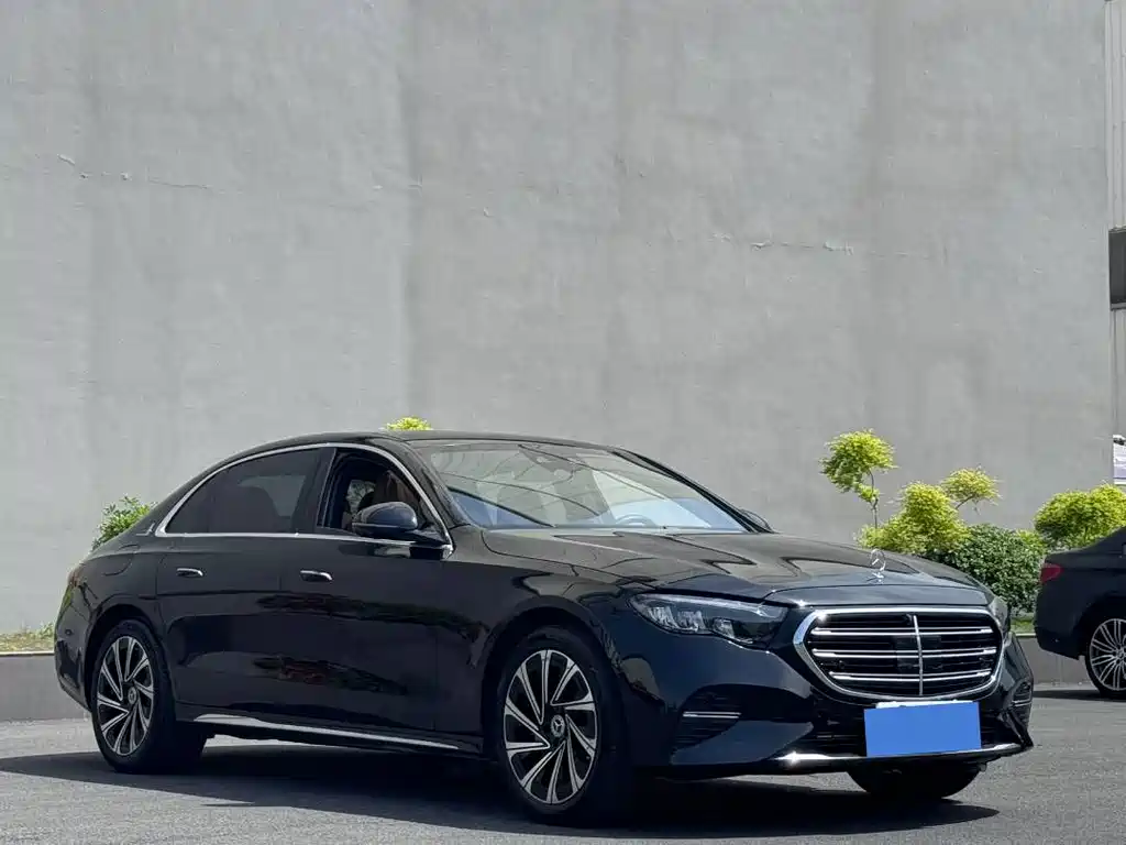 Mercedes-Benz E-Class 2024