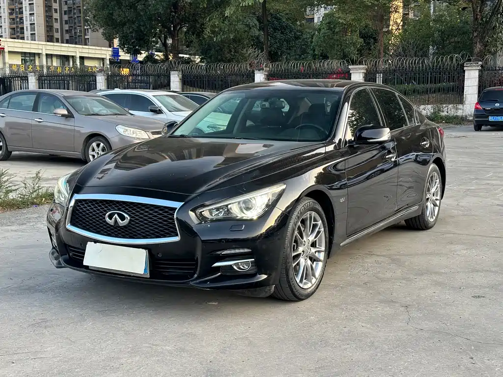INFINITI Q50L