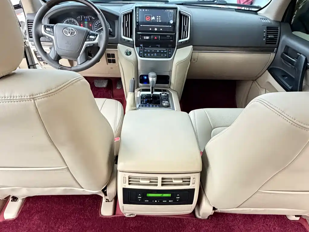 Toyota Land Cruiser 2012 4.0L AT VX