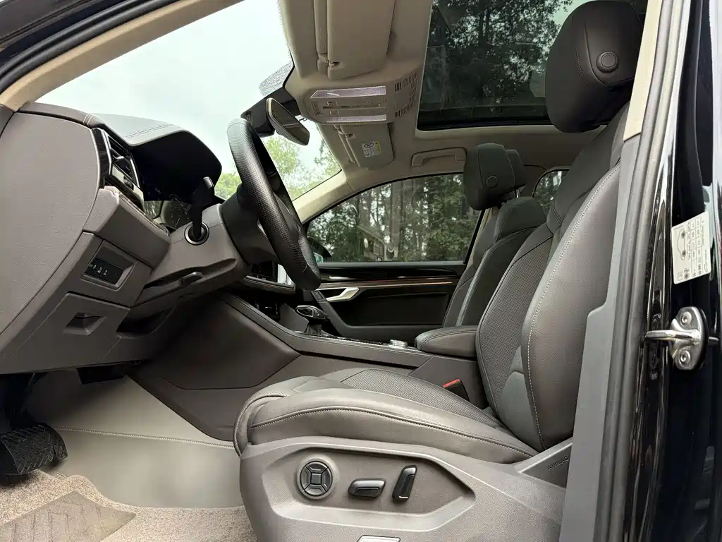 Volkswagen Touareg 2021 3.0TSI Sport