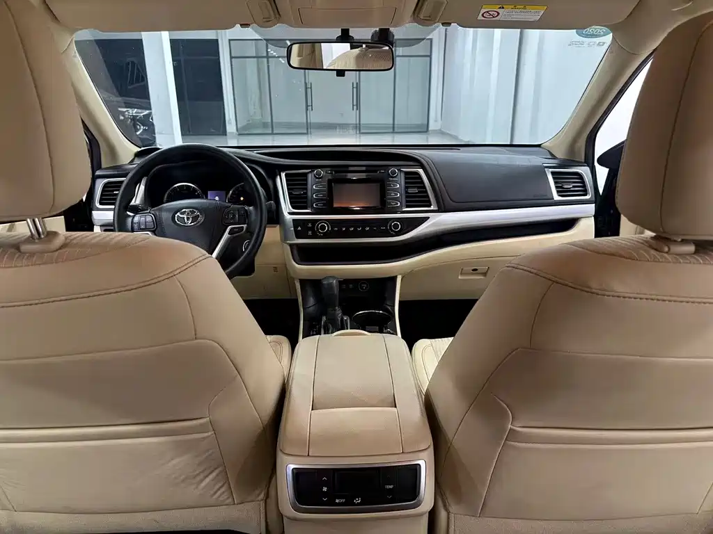 Toyota Highlander — миниатюра 10