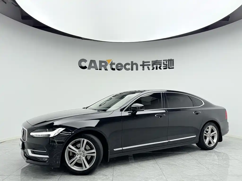 VOLVO  S90