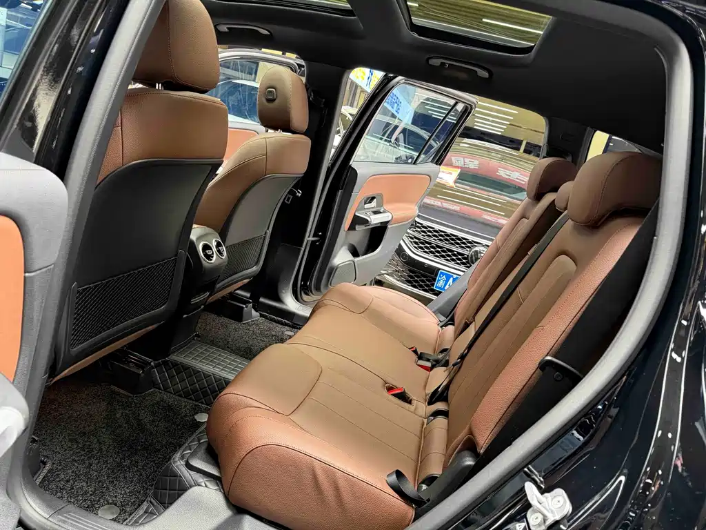 Mercedes-Benz GLB — миниатюра 11