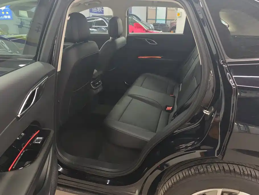 Hongqi Hongqi HS3 PHEV — миниатюра 11