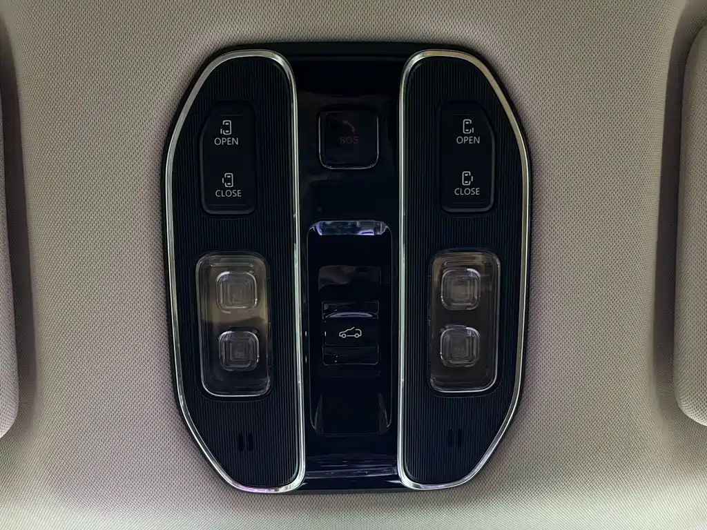GAC Motor Trumpchi E8 PHEV — миниатюра 20