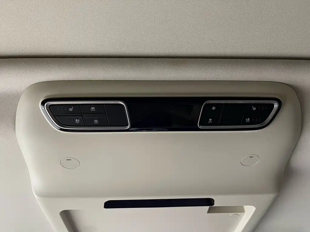 GAC Motor Trumpchi E8 PHEV — миниатюра 19