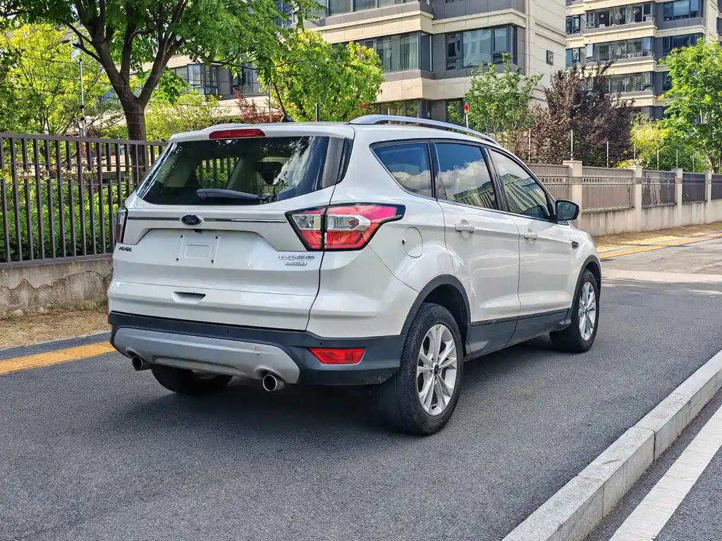 Ford Kuga — миниатюра 5