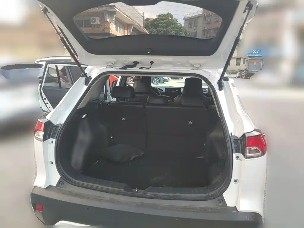 Toyota Corolla Cross — миниатюра 10