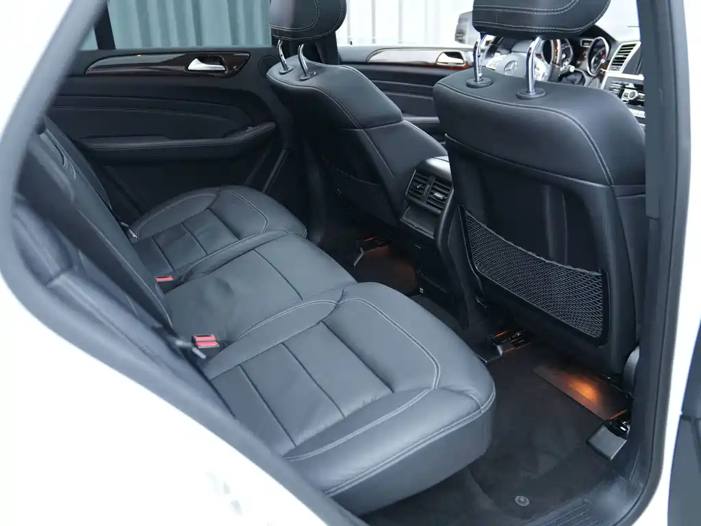 Mercedes-Benz M-Class — миниатюра 7