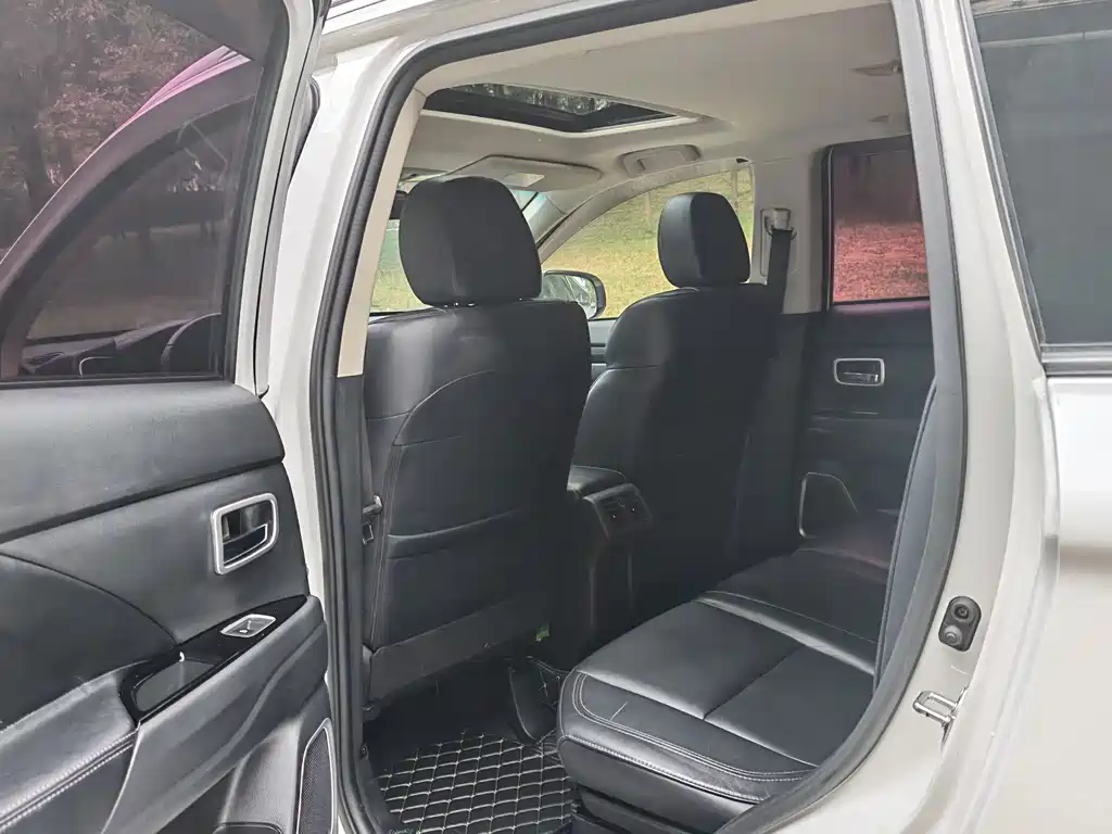 Mitsubishi Outlander — миниатюра 7