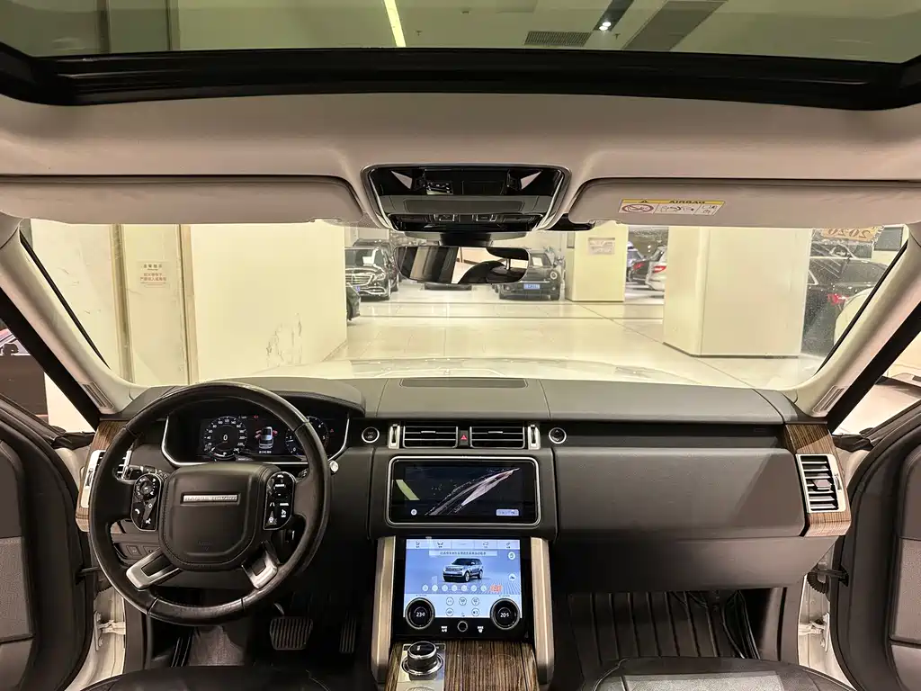 Land Rover Range Rover — миниатюра 21
