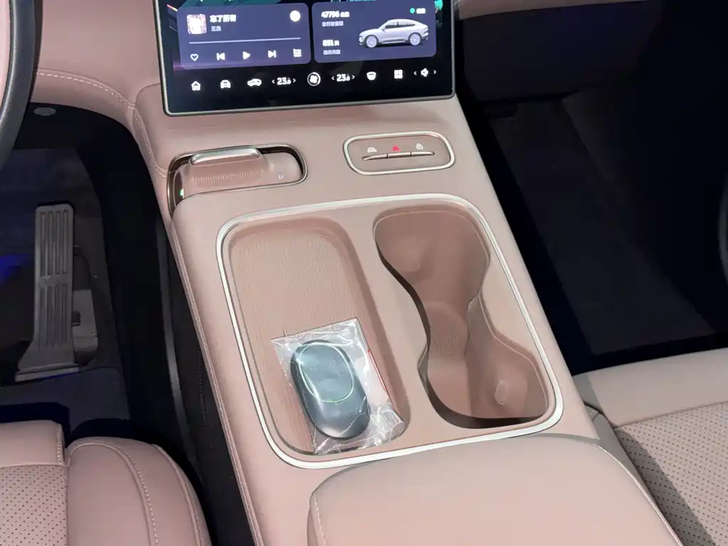 NIO EC6 — миниатюра 14