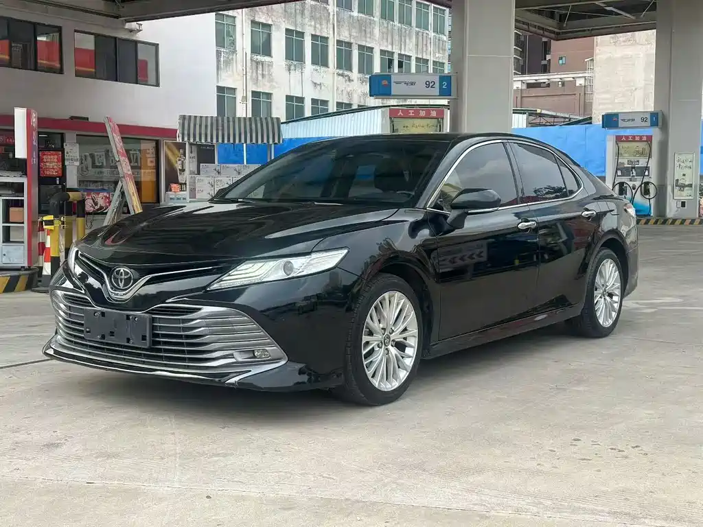 TOYOTA CAMRY