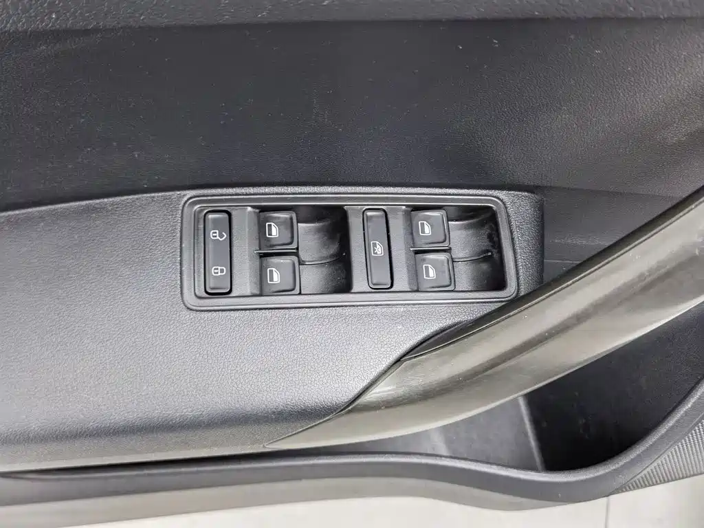 Volkswagen Santana — миниатюра 9