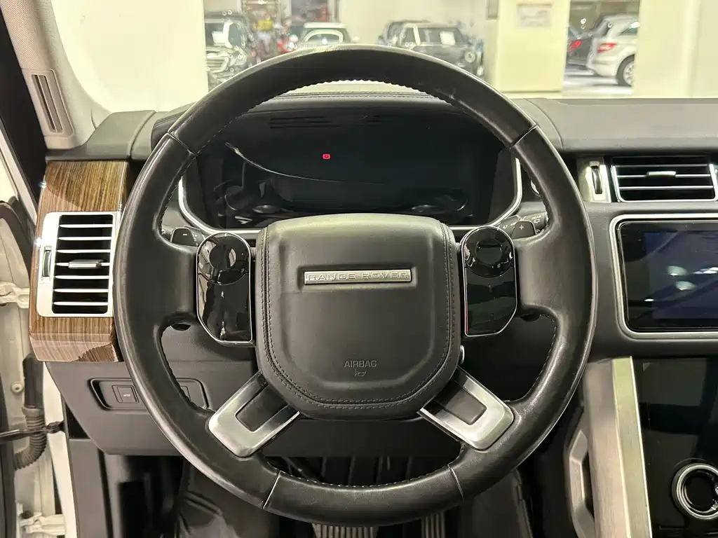 Land Rover Range Rover — миниатюра 16