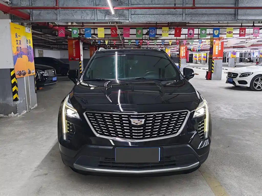 CADILLAC XT4
