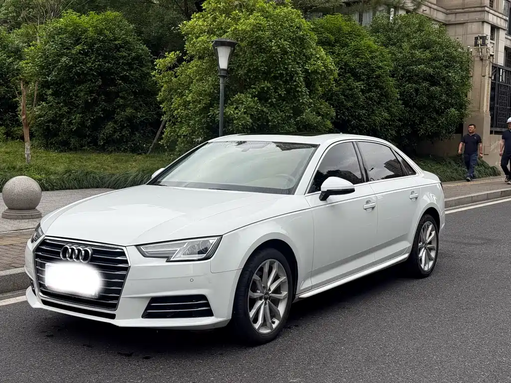 Audi A4L 2018