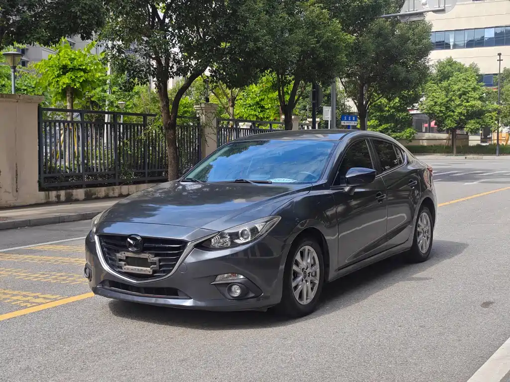 Mazda Mazda3 3 2016 1.5L MT Comfort