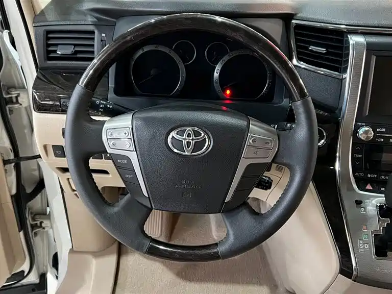 Toyota Alphard 2015 3.5L Luxury
