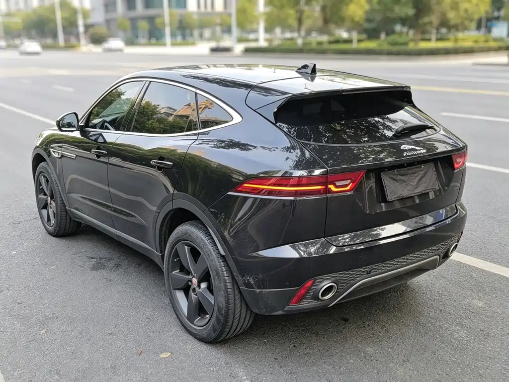 Jaguar E-PACE — миниатюра 9