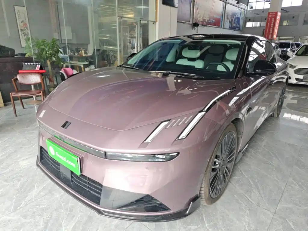 Lynk & Co 10