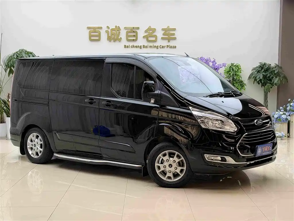 Ford Tourneo — миниатюра 3
